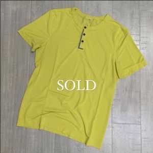 Men’s Lulu Lemon Short Sleeve Shirt…